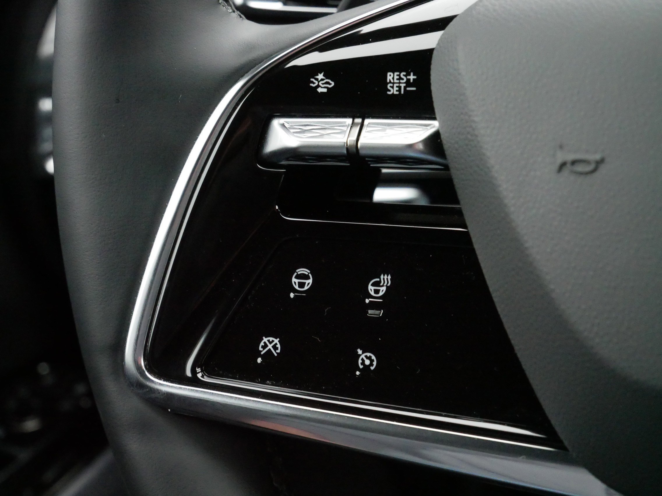 Certified 2024 Cadillac Lyriq Luxury w/ LPO, Floor Liner Package image 25