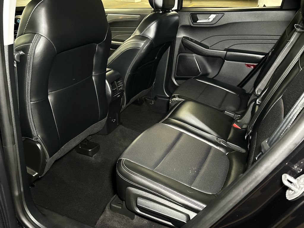 Used 2022 Ford Escape Titanium w/ Class II Trailer Tow Package image 19