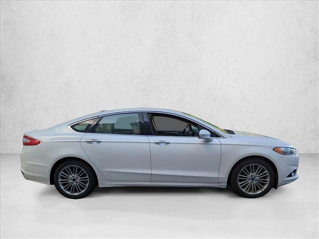 Used 2015 Ford Fusion SE w/ Equipment Group 202A FWD image 4