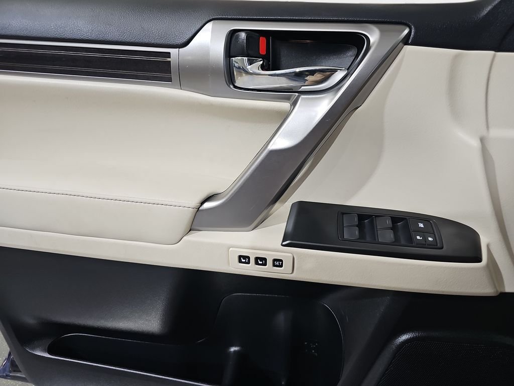 Used 2023 Lexus GX 460 Premium w/ Premium Package AWD/4WD image 29