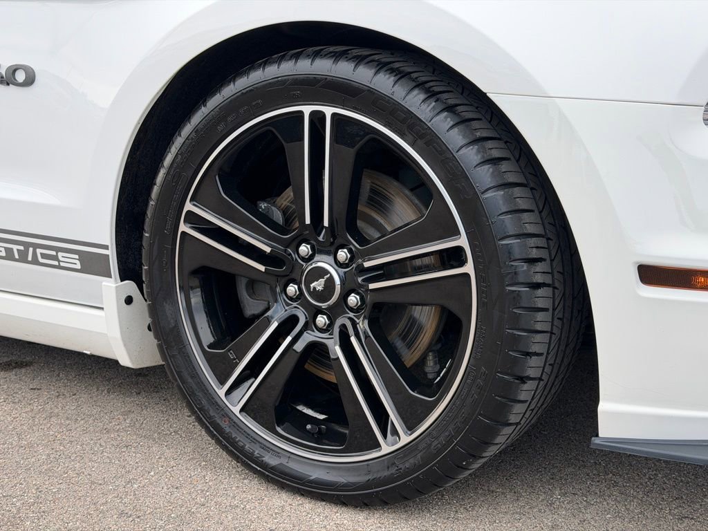 Used 2013 Ford Mustang GT Premium RWD image 25
