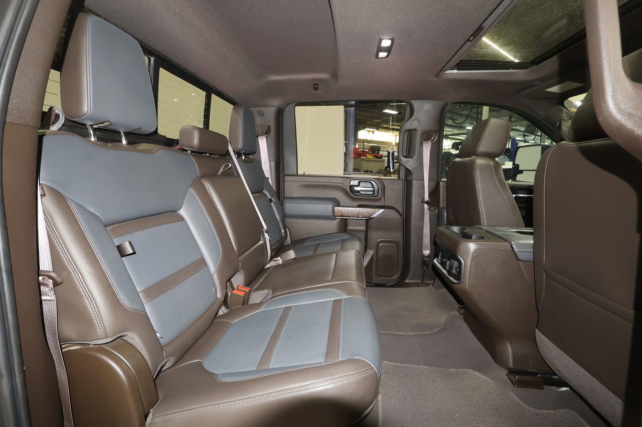Used 2022 GMC Sierra 3500 Denali AWD/4WD image 17