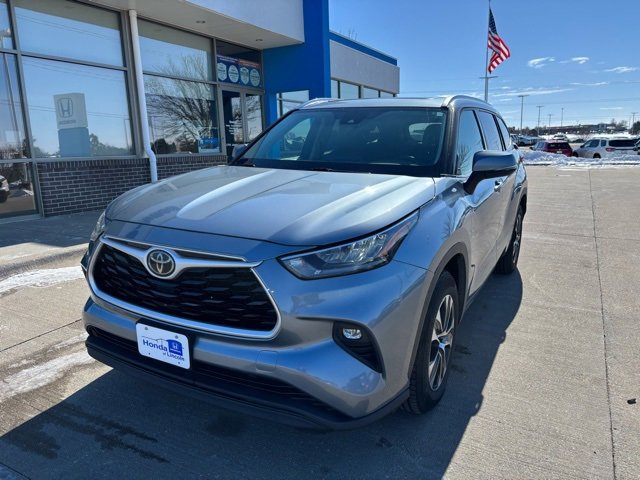 Used 2020 Toyota Highlander XLE image 1
