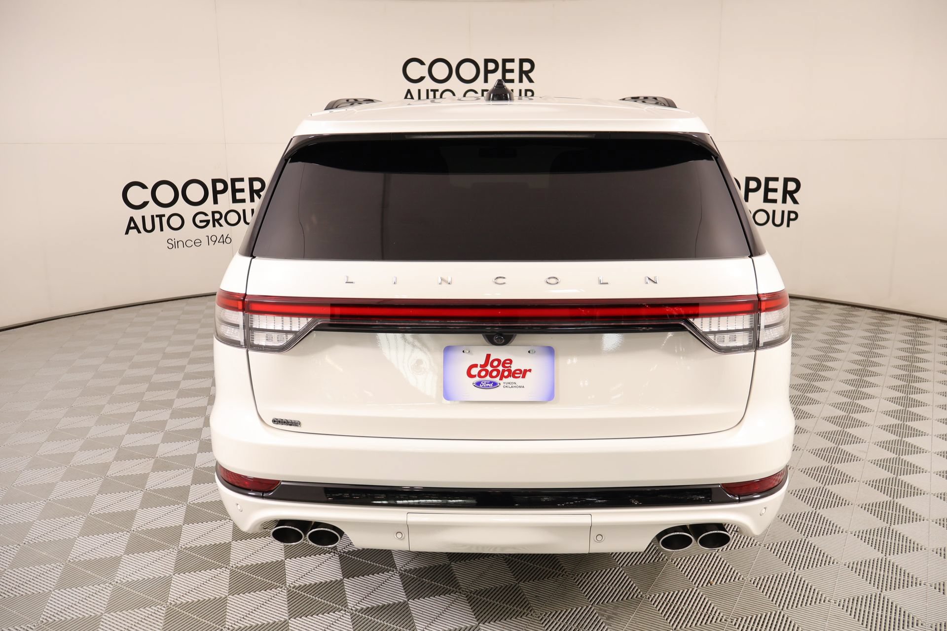 Used 2025 Lincoln Aviator AWD w/ Jet Appearance Package image 24