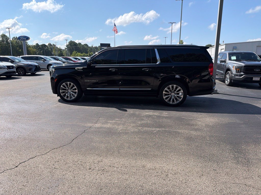 Used 2021 GMC Yukon XL Denali w/ Denali Ultimate Package AWD/4WD image 6