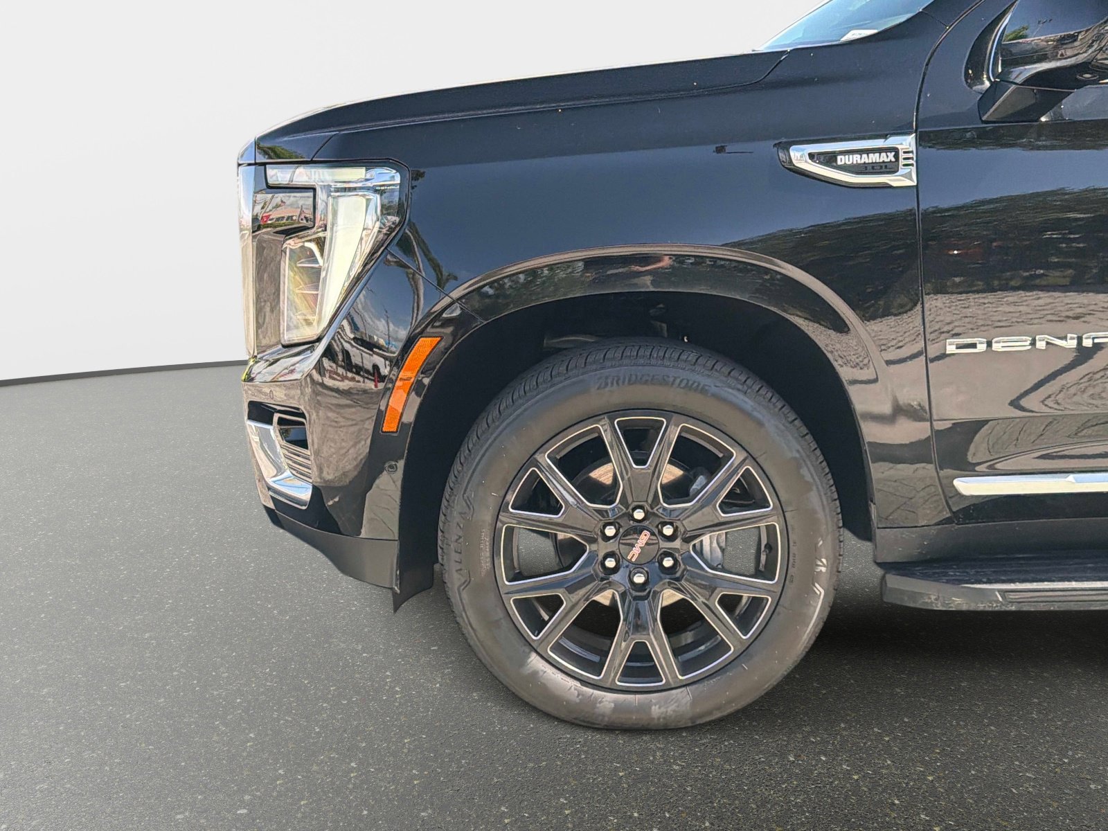 Used 2026 GMC Yukon Denali w/ Advanced Technology Package image 12