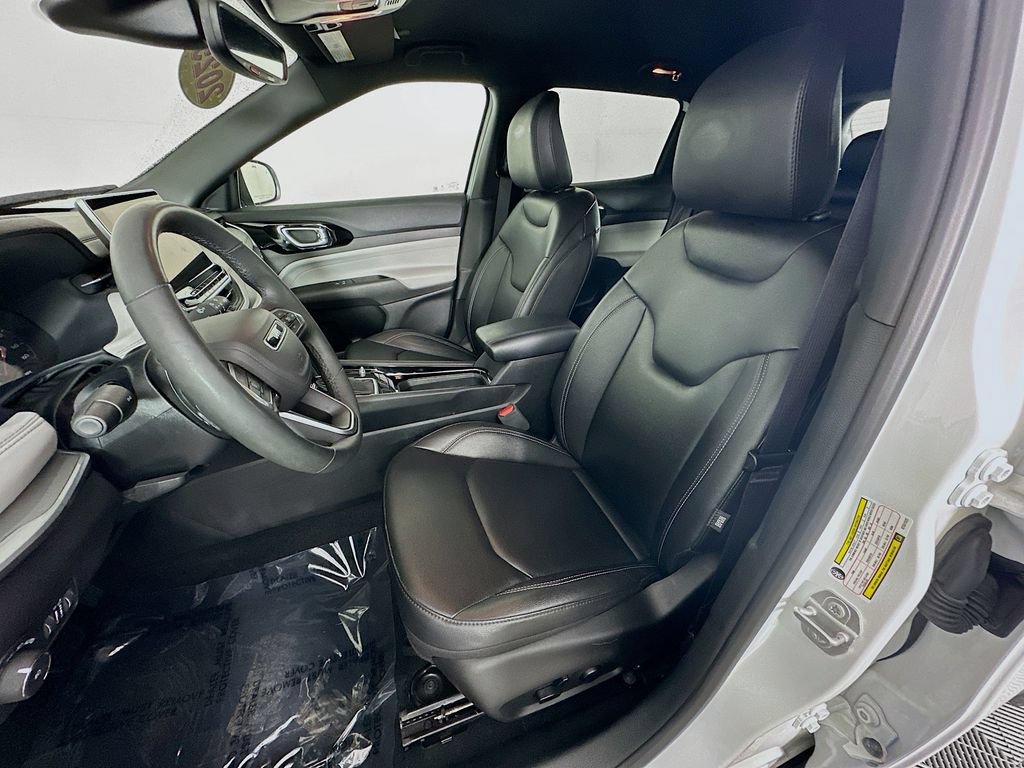 Certified 2025 Jeep Compass Limited AWD/4WD image 31