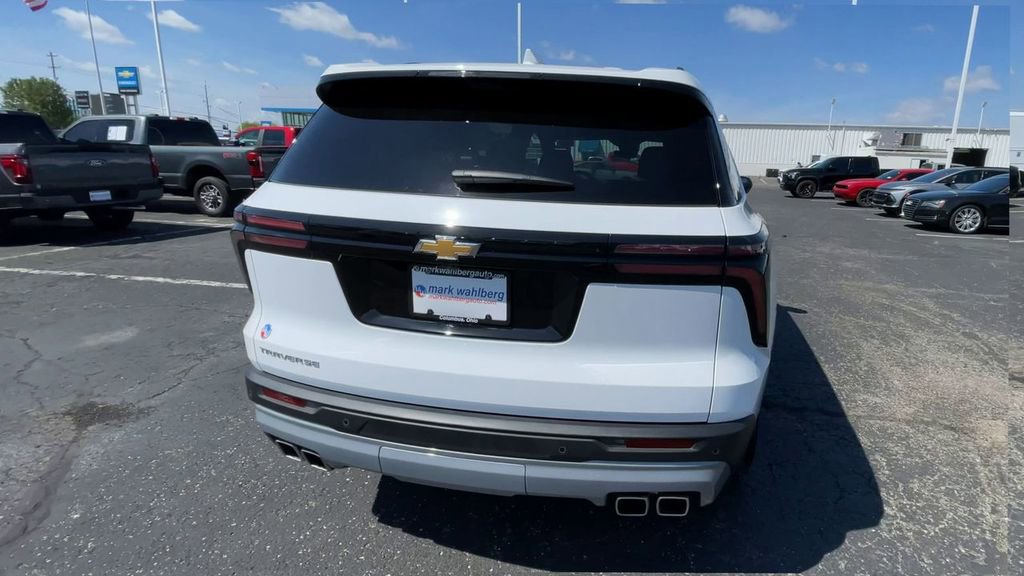 New 2026 Chevrolet Traverse LT w/ Driver Confidence Package FWD image 9