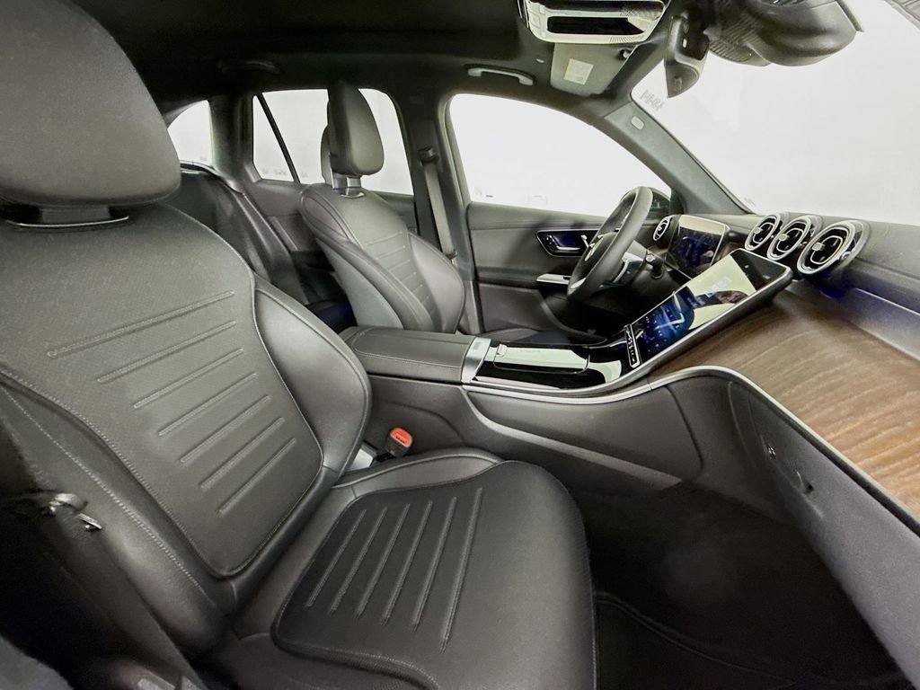 Used 2026 Mercedes-Benz GLC 300 4MATIC image 24