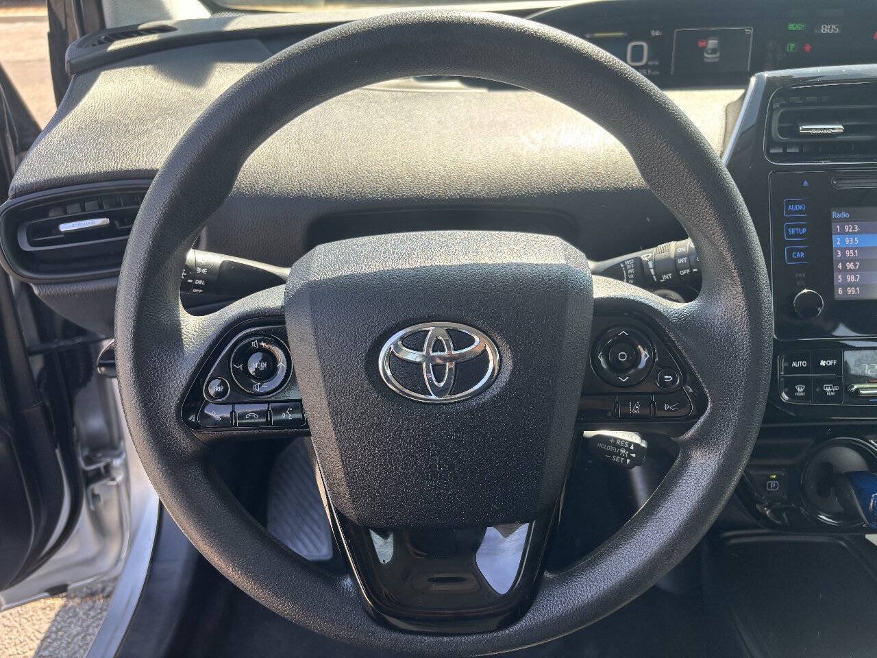 Used 2019 Toyota Prius LE w/ Carpet Mat Package FWD image 11