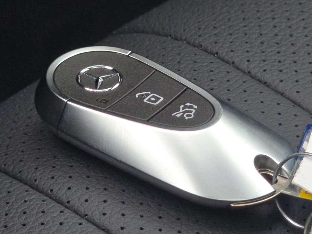 New 2027 Mercedes-Benz E 350 4MATIC Sedan image 38