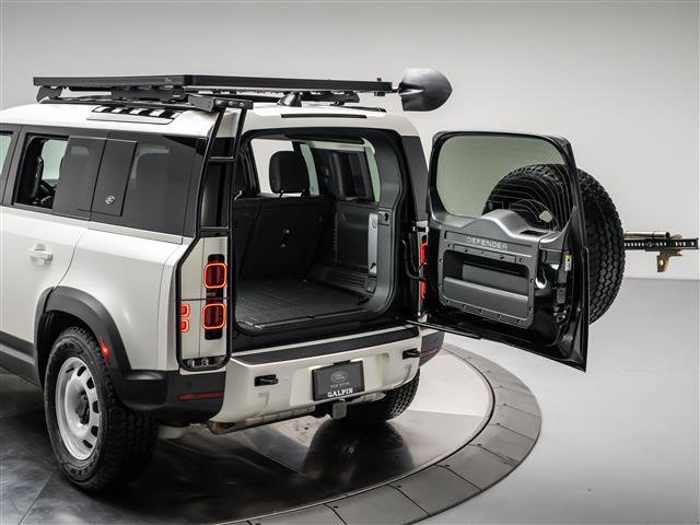 New 2024 Land Rover Defender 110 S image 36