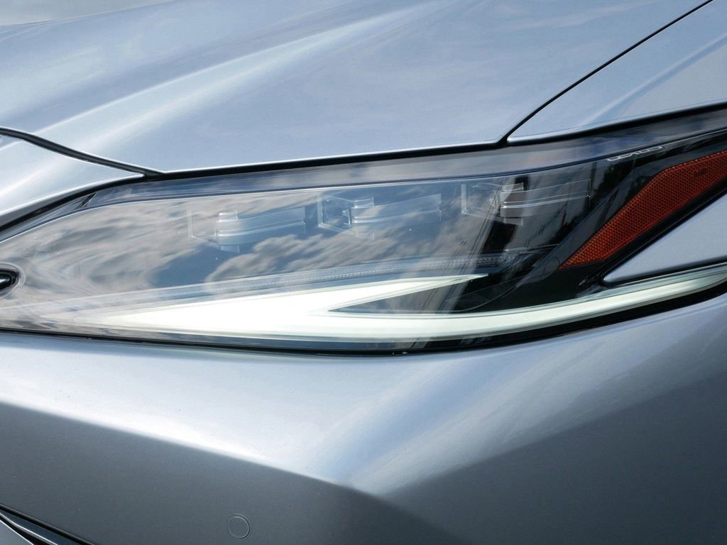 Used 2023 Lexus ES 350 F Sport image 5