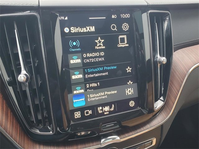 Certified 2023 Volvo XC60 B5 Ultimate w/ Climate Package image 21