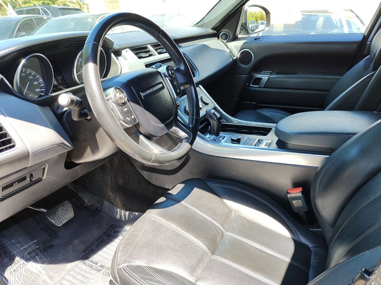 Used 2015 Land Rover Range Rover Sport SE image 31