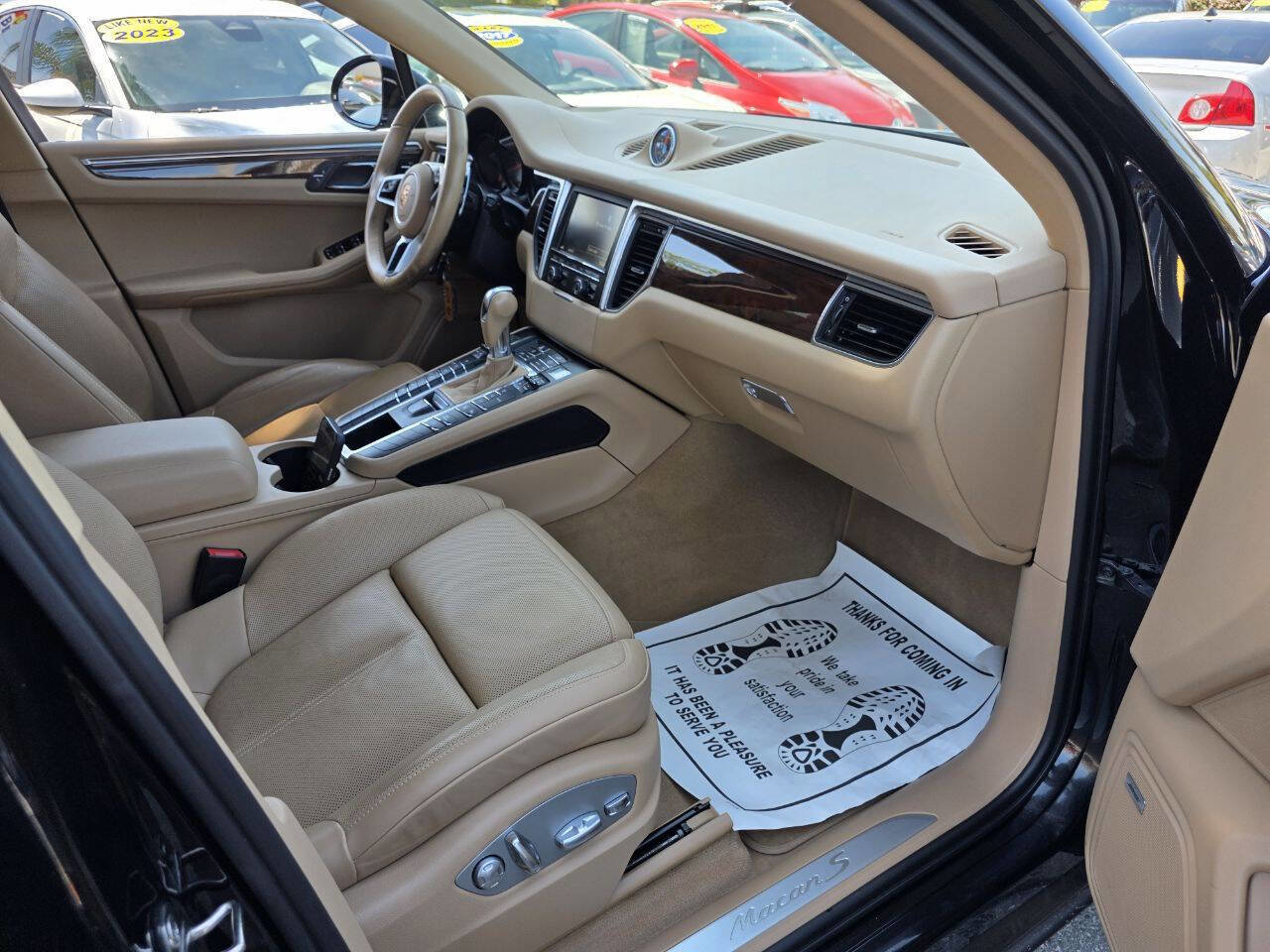 Used 2015 Porsche Macan S w/ Premium Package Plus image 17