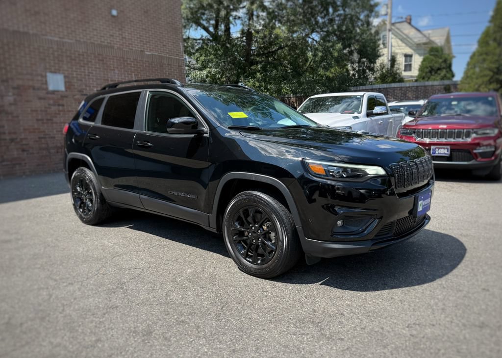 Used 2023 Jeep Cherokee Altitude Lux w/ Lux Elite Package AWD/4WD image 3