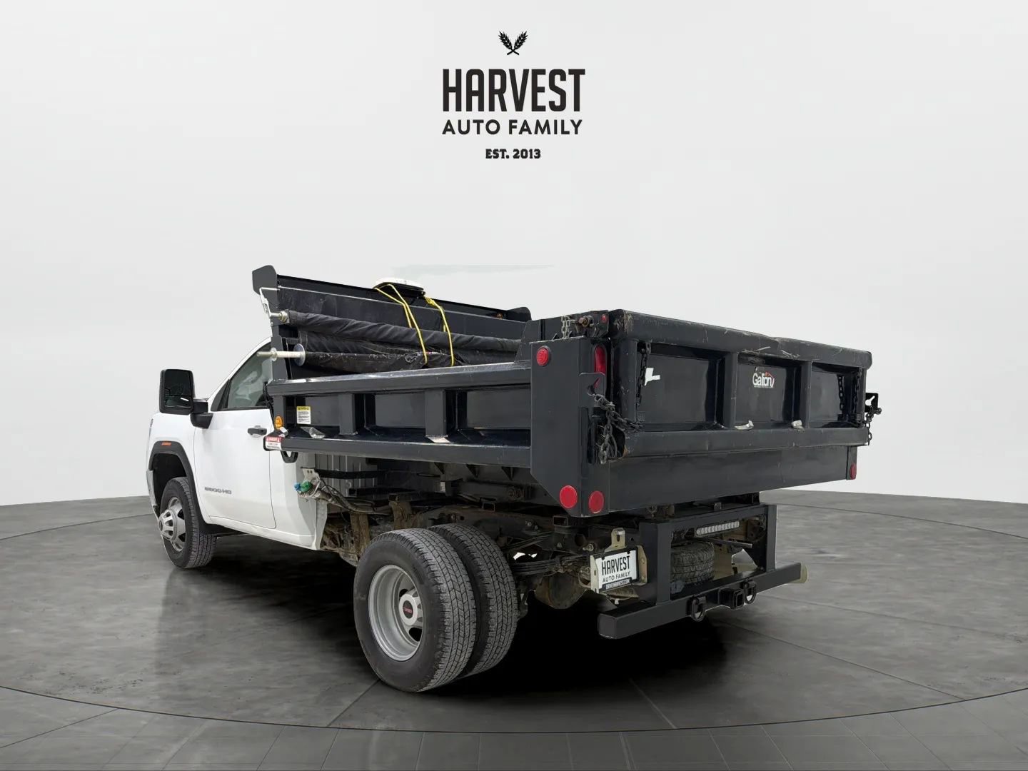 Used 2022 GMC Sierra 3500 Pro w/ Convenience Package image 4