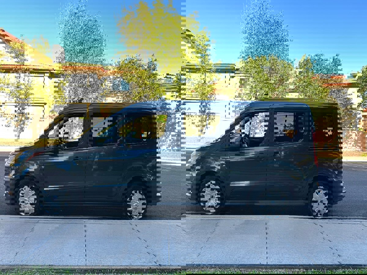 Used 2019 Ford Transit Connect XL image 5