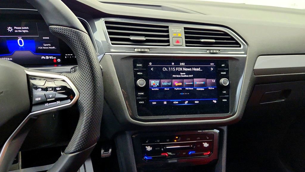 Used 2024 Volkswagen Tiguan SE R-Line image 17