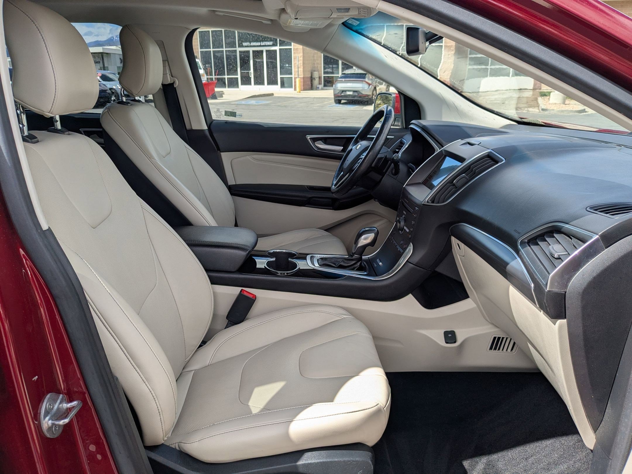 Used 2016 Ford Edge Titanium w/ Equipment Group 301A AWD/4WD image 28