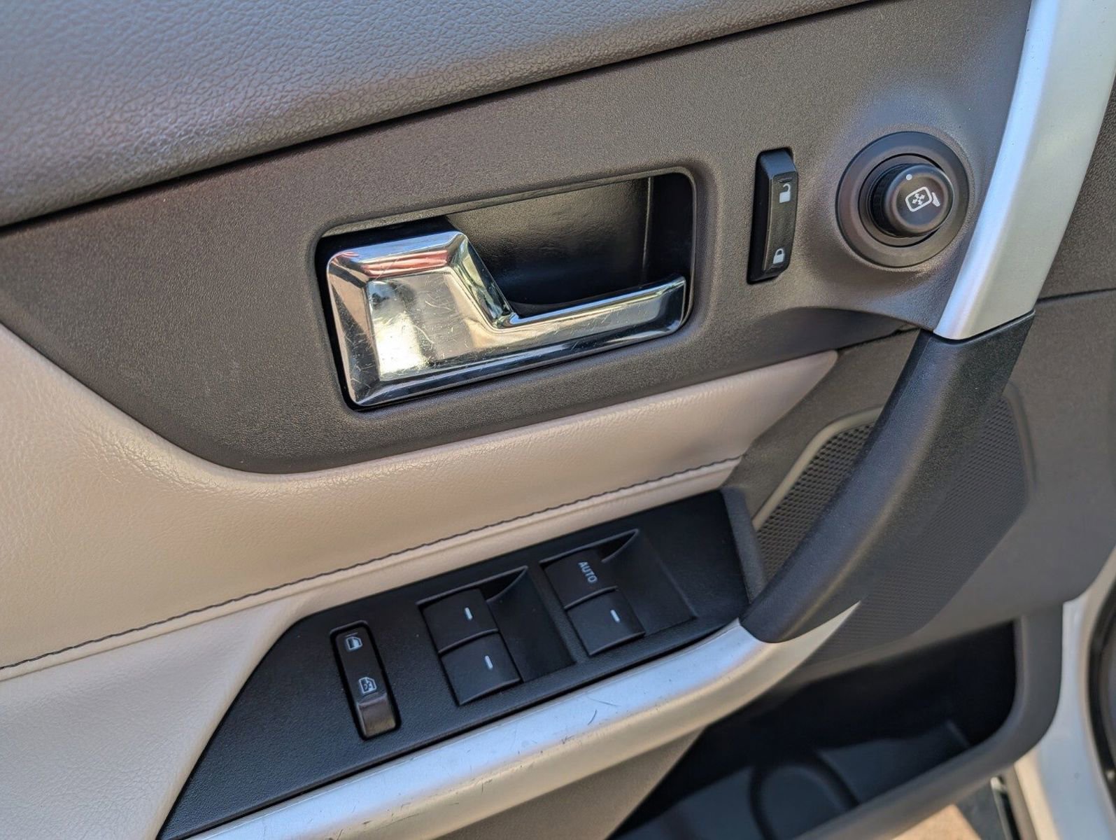 Used 2013 Ford Edge SE image 20