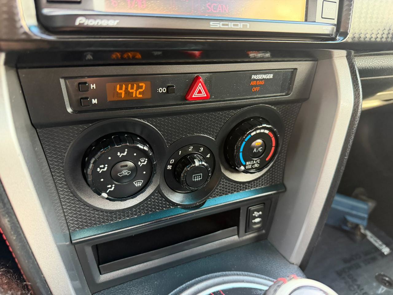 Used 2014 Scion FR-S image 30