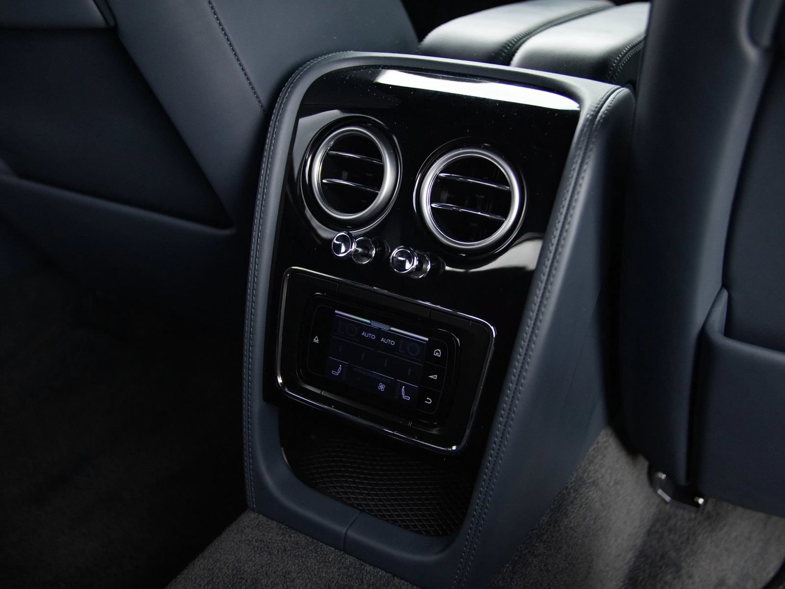Used 2018 Bentley Flying Spur S V8 AWD/4WD image 45