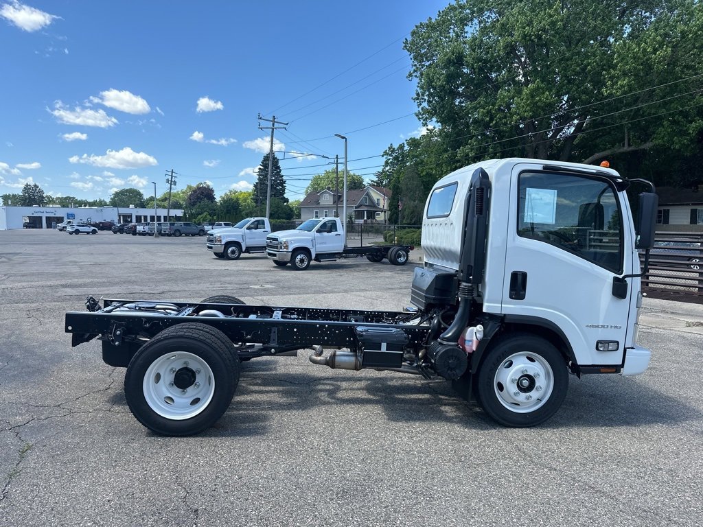 New 2024 Chevrolet Low Cab Forward image 6