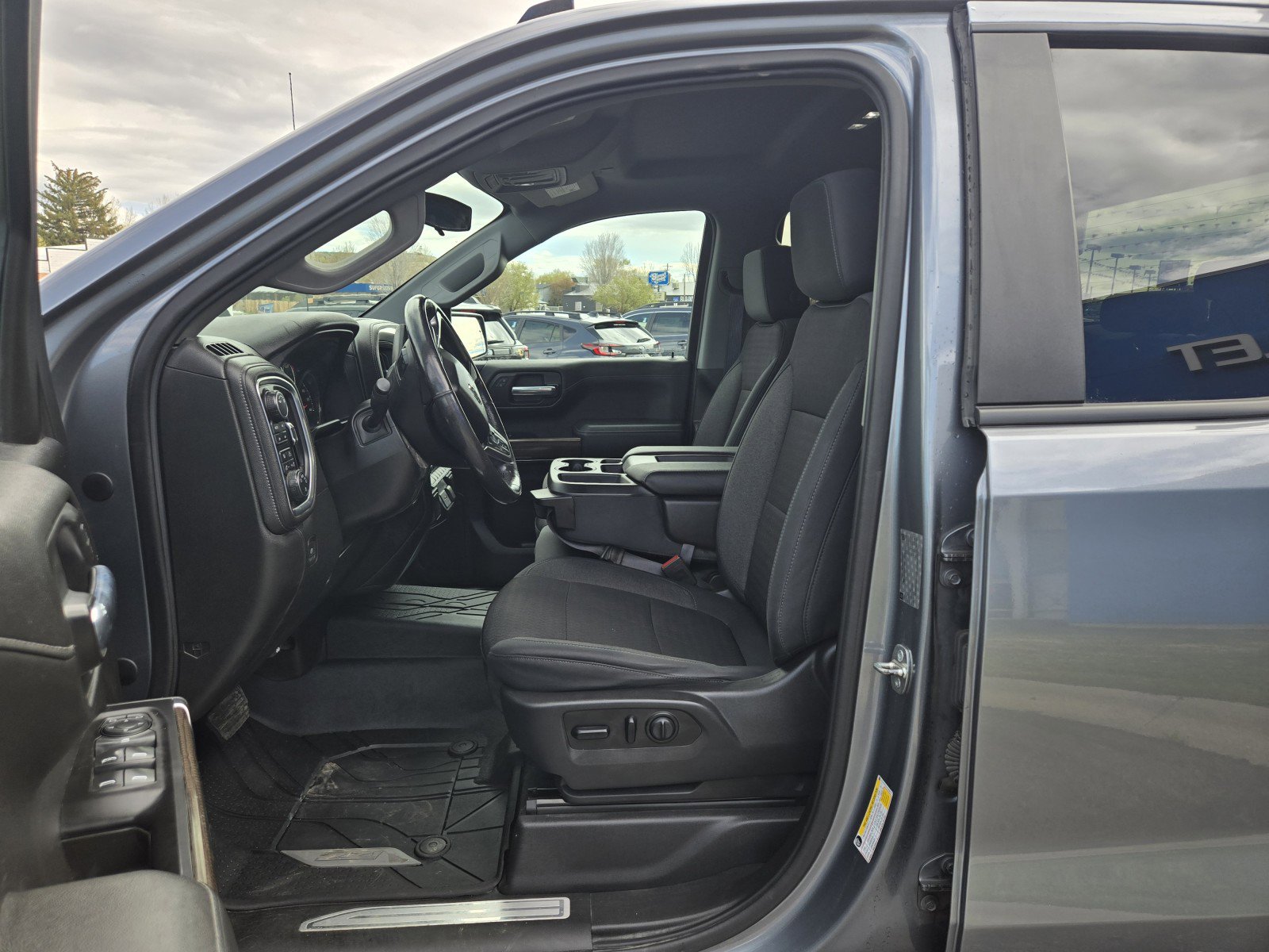 Used 2019 Chevrolet Silverado 1500 RST AWD/4WD image 9