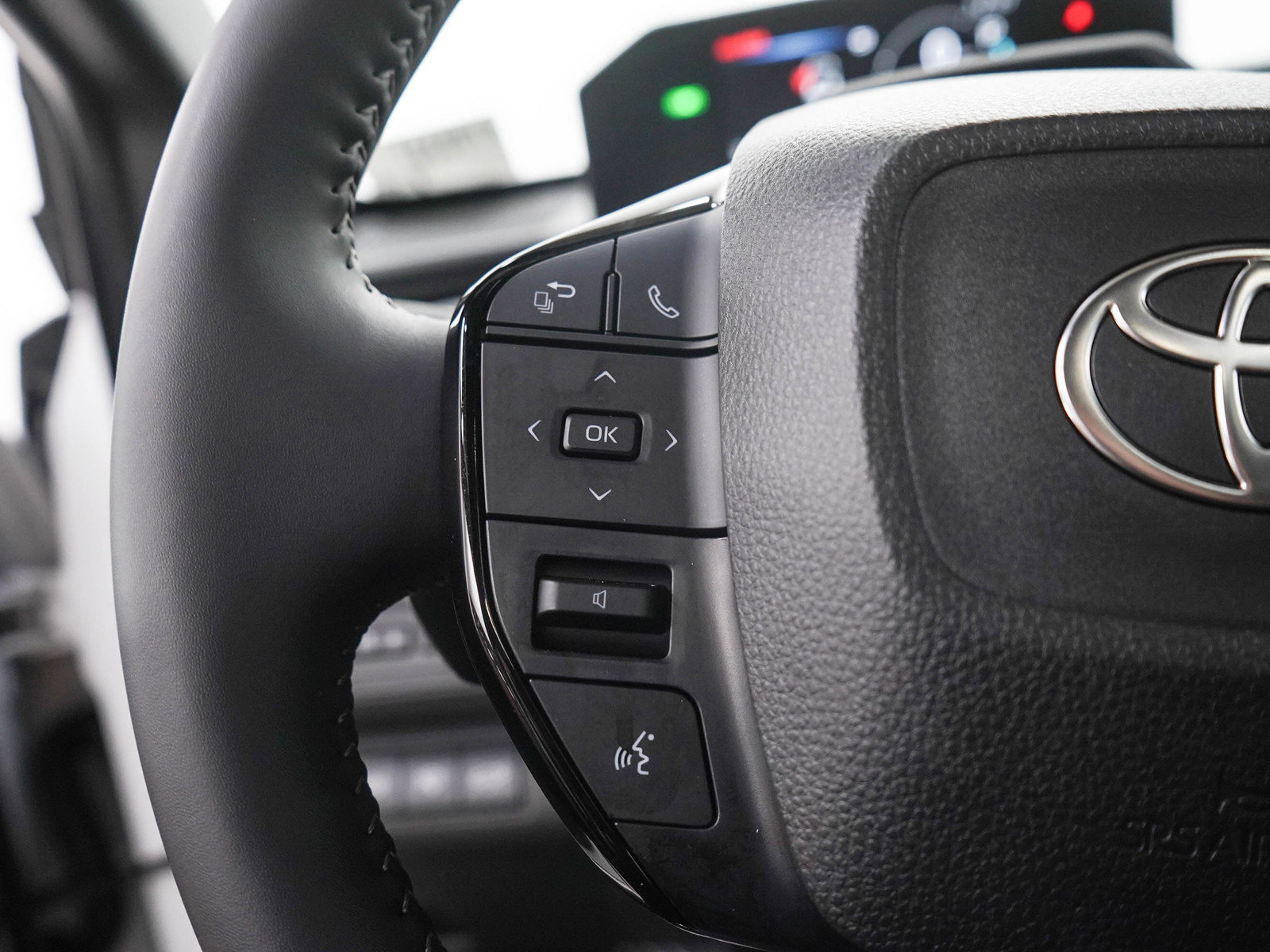 Certified 2026 Toyota bZ AWD/4WD image 25