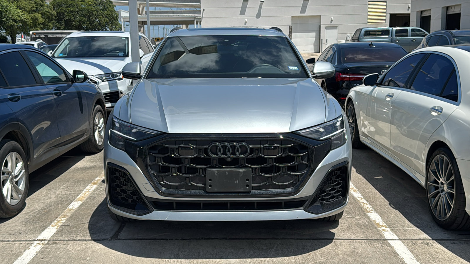 Used 2025 Audi Q8 Premium Plus AWD/4WD image 2