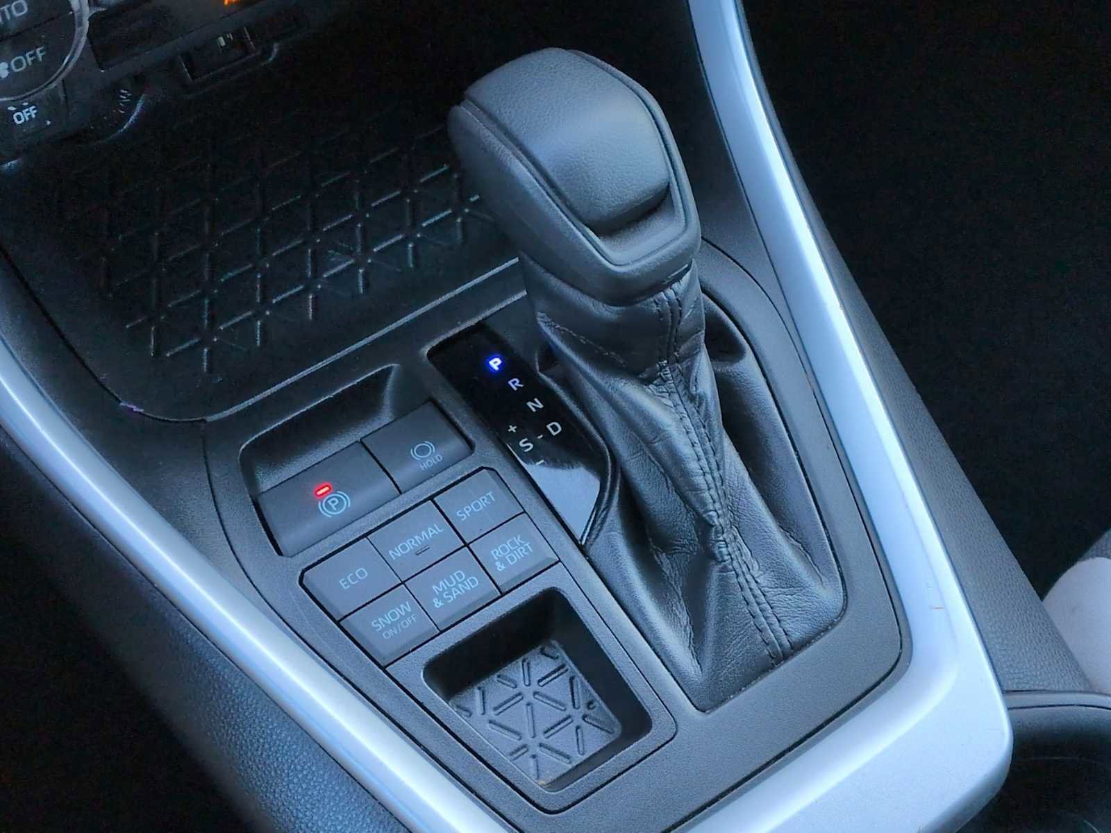 Used 2019 Toyota RAV4 XLE w/ All Weather Liner Package image 26