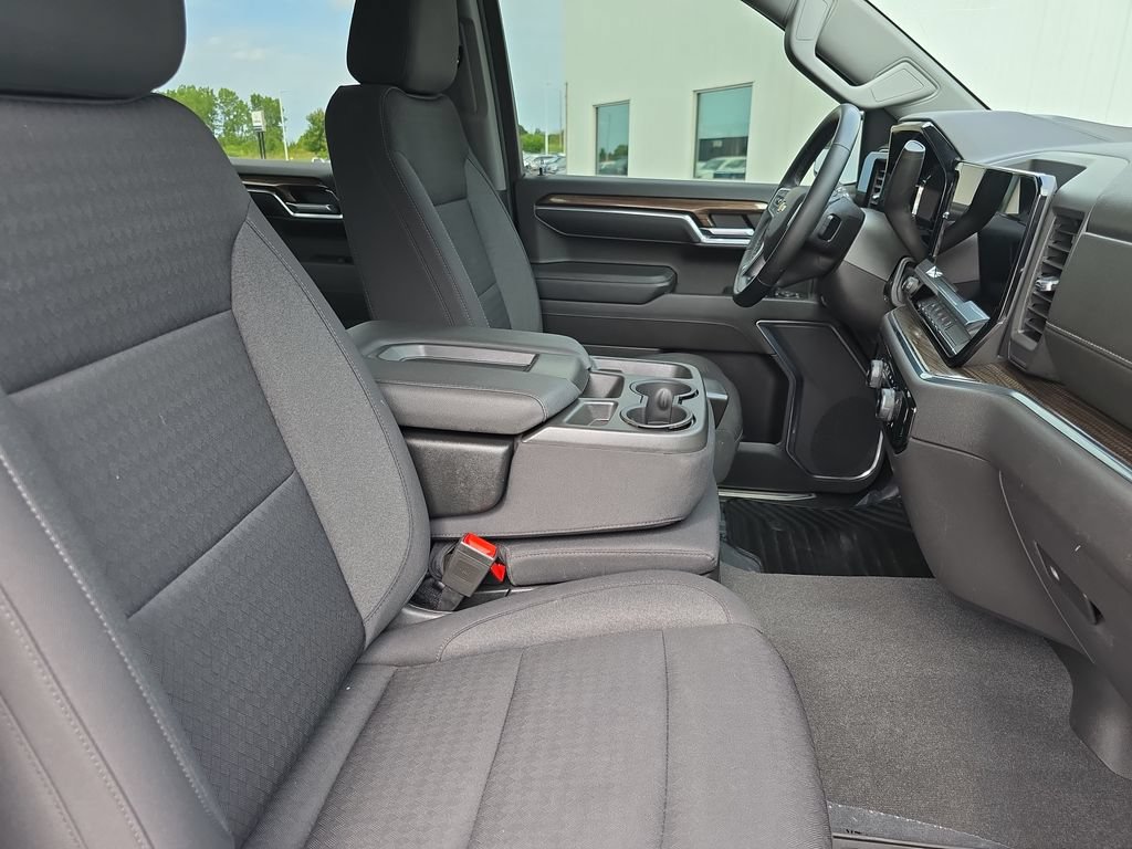 Used 2023 Chevrolet Silverado 1500 LT AWD/4WD image 10