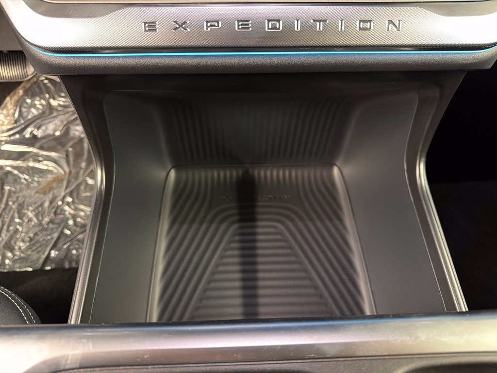 New 2027 Ford Expedition Max Platinum AWD/4WD image 16