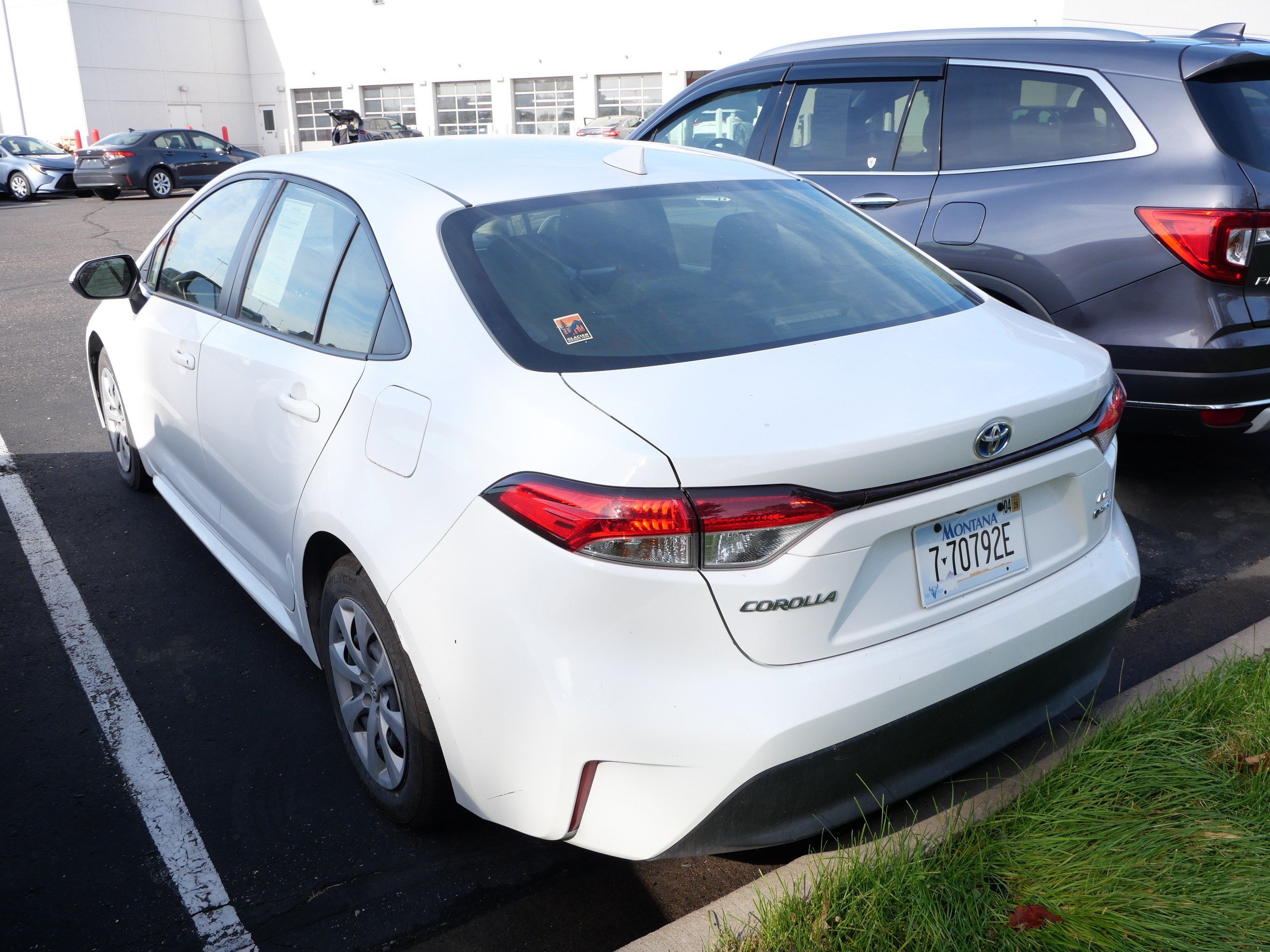 Used 2025 Toyota Corolla LE FWD image 7