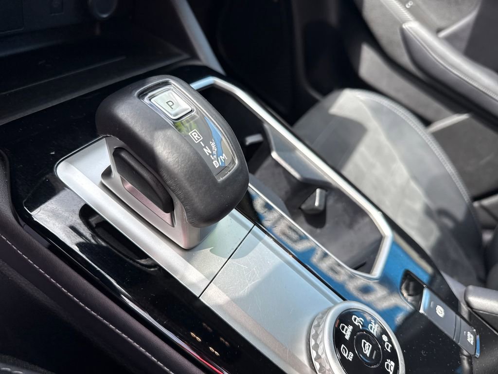 Used 2025 Mitsubishi Outlander SE image 26