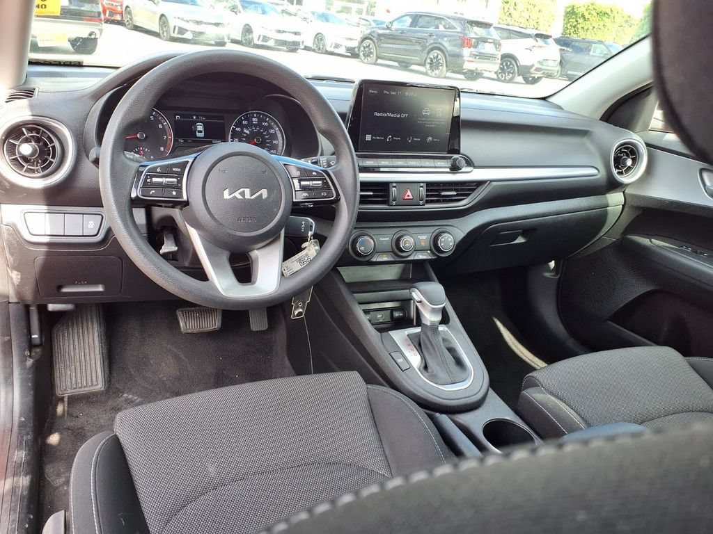 Certified 2022 Kia Forte LXS FWD image 14
