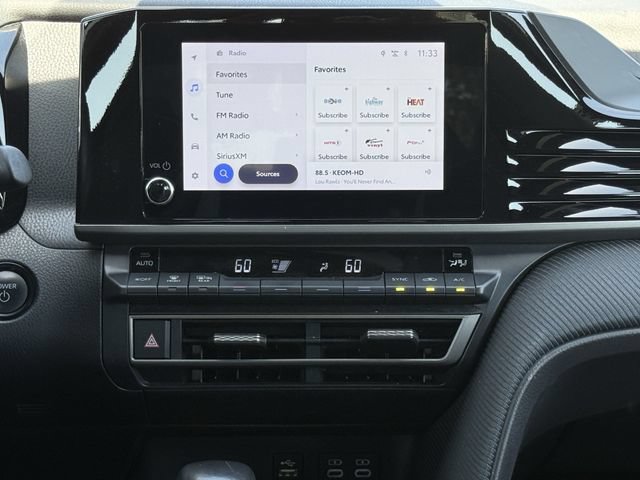 Used 2025 Toyota Camry SE FWD image 17