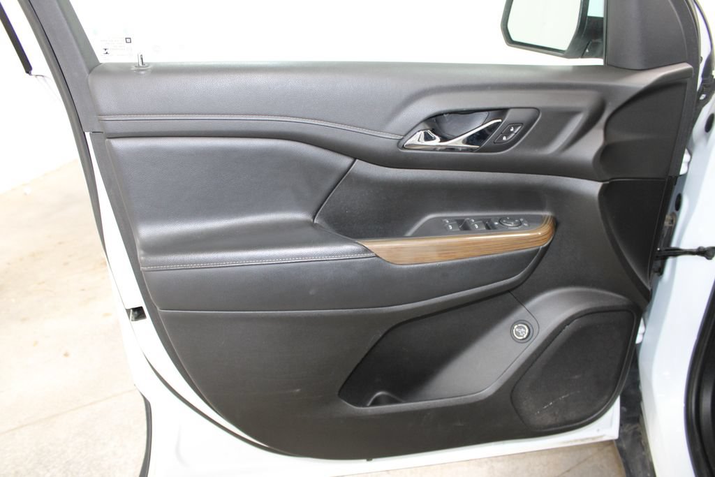 Used 2019 GMC Acadia SLE FWD image 16