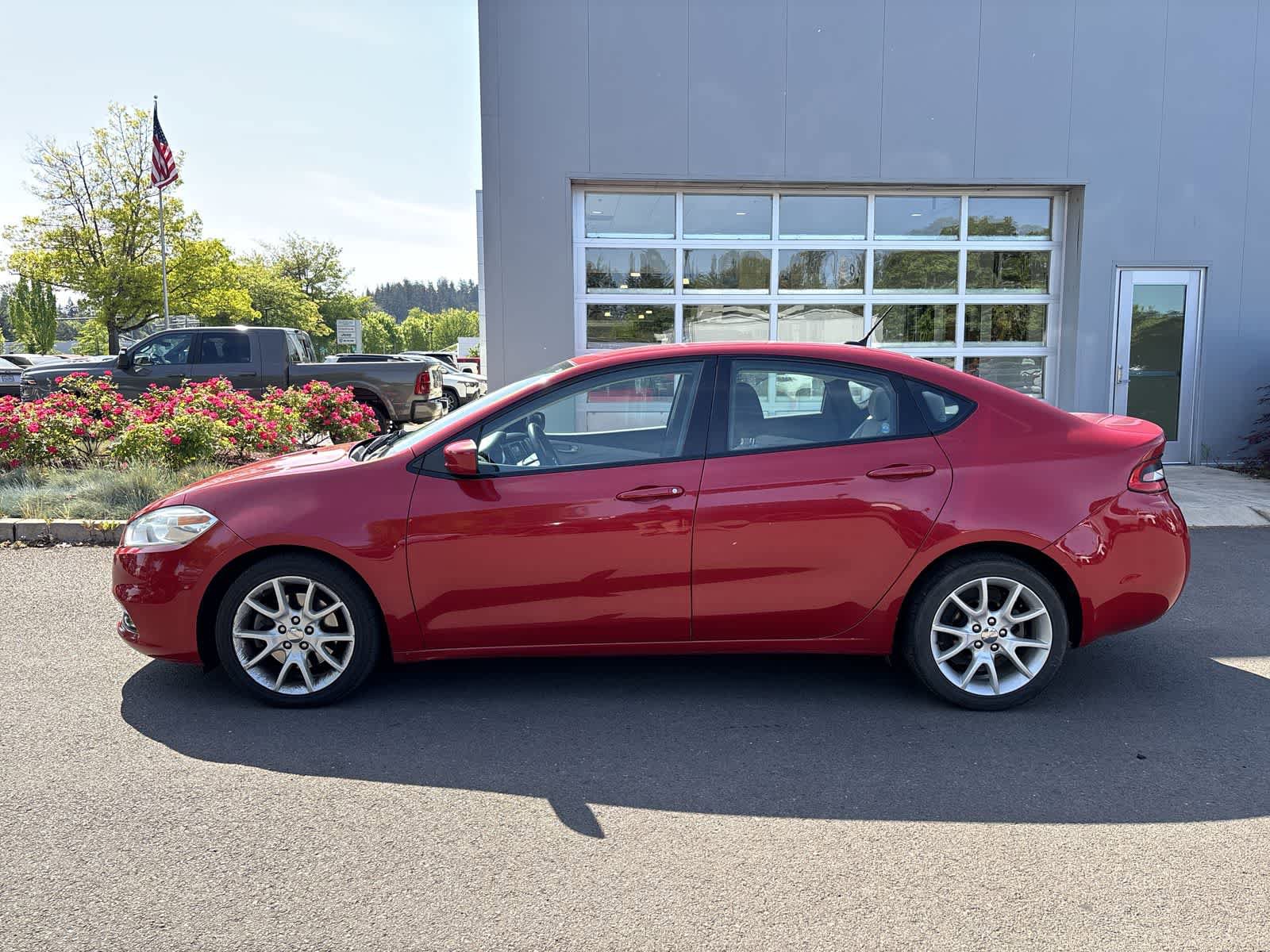 Used 2013 Dodge Dart SXT w/ Popular Equipment Group FWD image 3