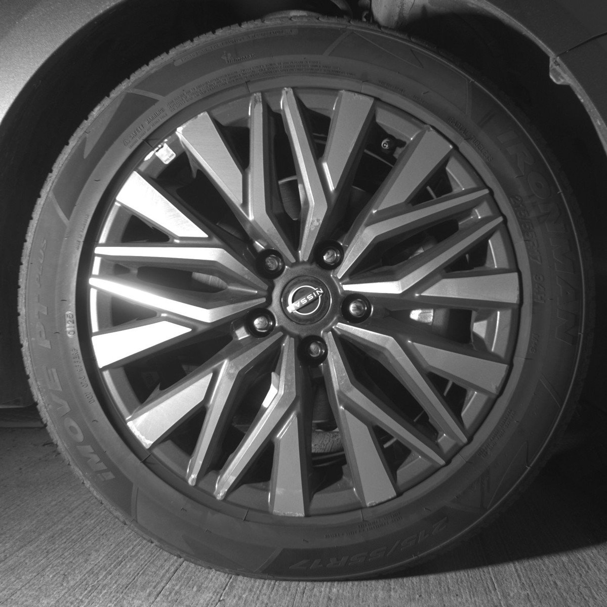 Used 2025 Nissan Altima 2.5 SV image 13