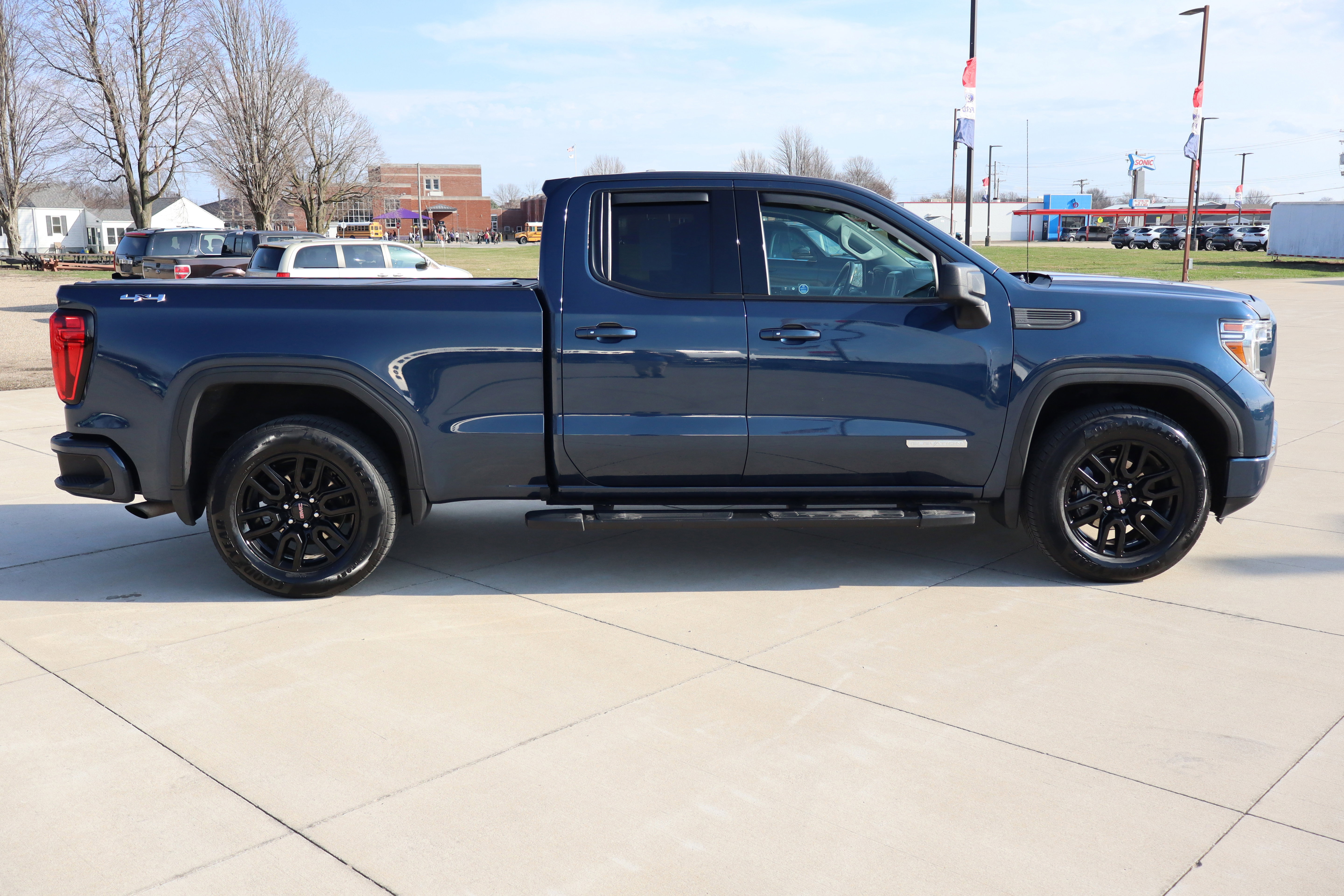 Used 2022 GMC Sierra 1500 Elevation w/ LPO, Elevation Black Package image 5
