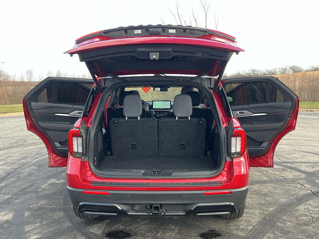 Used 2025 Ford Explorer ST-Line w/ ST-Line Street Pack image 41