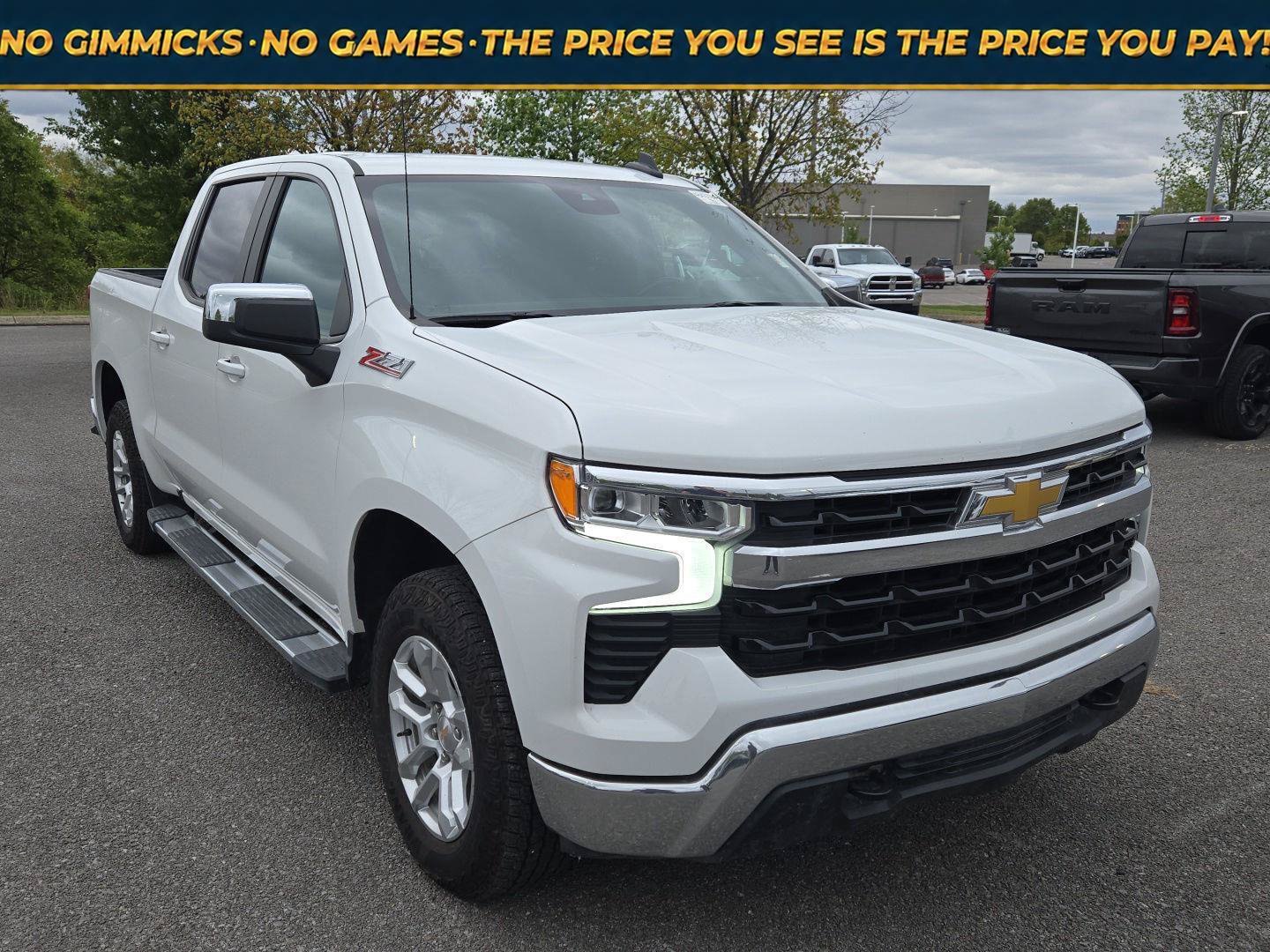 Used 2025 Chevrolet Silverado 1500 LT AWD/4WD image 1