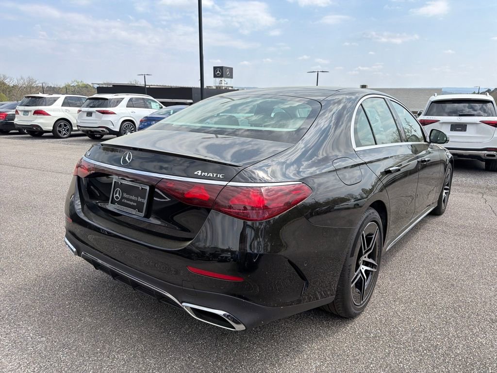Used 2025 Mercedes-Benz E 350 4MATIC Sedan image 5