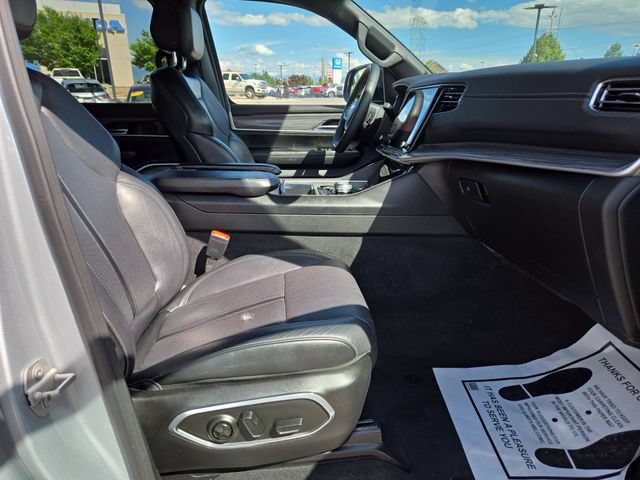 Used 2024 Jeep Wagoneer L Series II w/ Flexible Seating Group AWD/4WD image 35