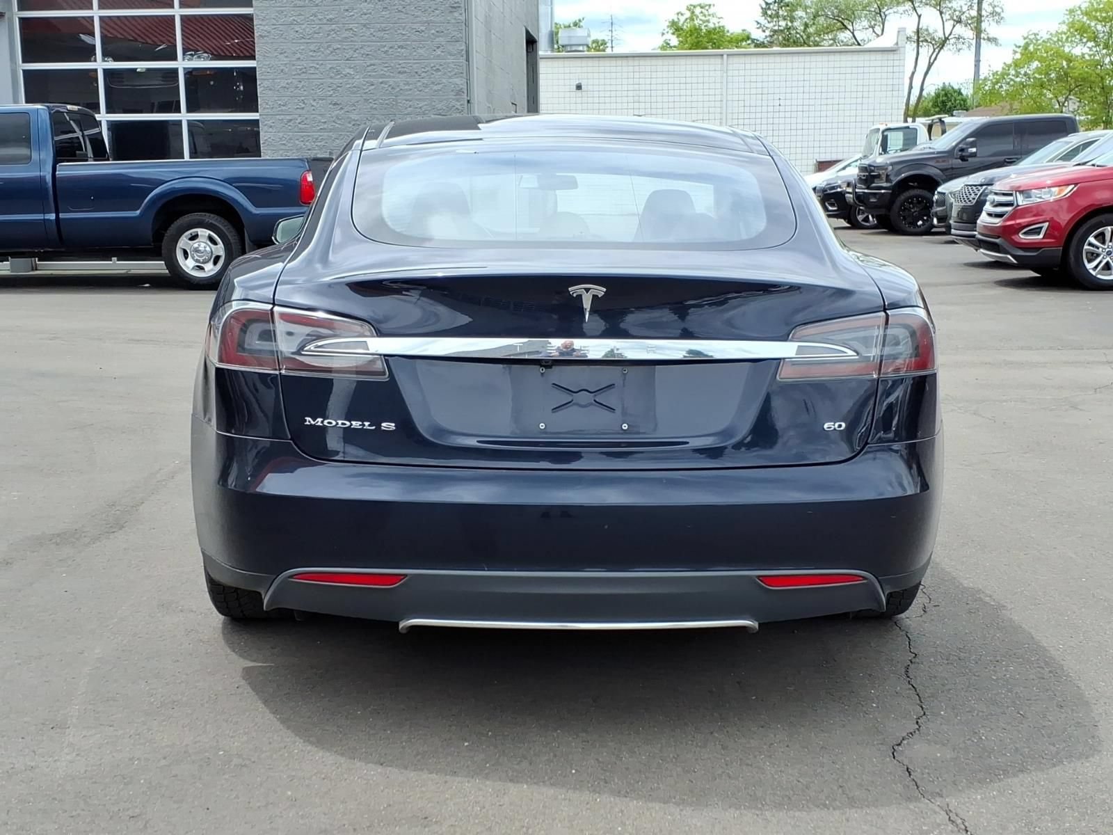 Used 2014 Tesla Model S 60 RWD image 4
