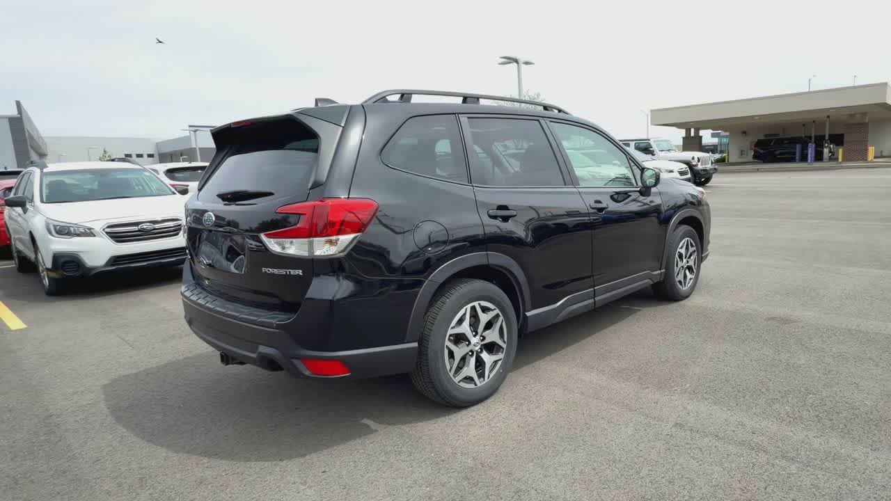Certified 2023 Subaru Forester Premium AWD/4WD image 8