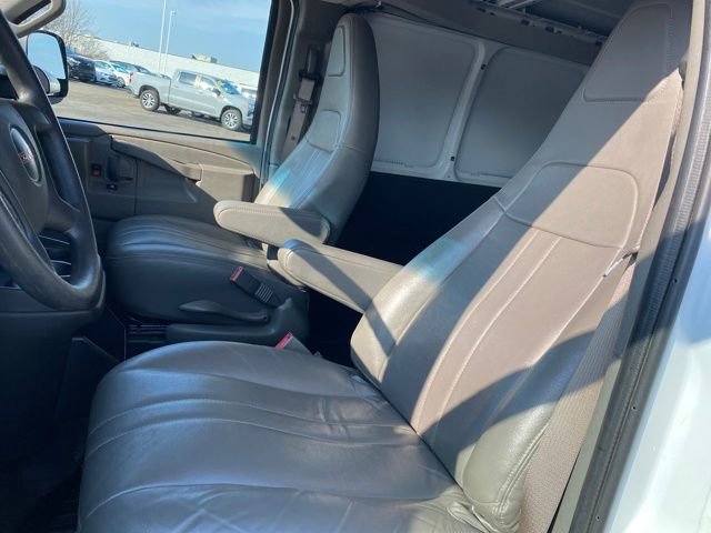 Certified 2024 GMC Savana 2500 Extended w/ Driver Convenience Package image 14